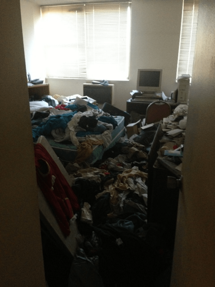 bad hoarding in bedroom